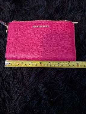 Michael Kors Pink Logo Zipper Wristlet Credit Card Folding Women's Wallet